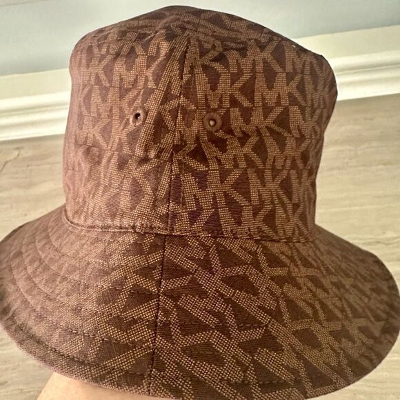 Michael Kors brown, logo bucket hat. - Picture 1 of 7